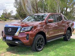 2021 Nissan
                Navara ST