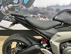 2025 Triumph DAYTONA 660 Black