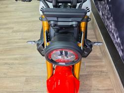 2024 Yamaha XSR900 (MTM850A) RED/WHITE