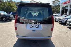 2021 Hyundai STARIA LOAD