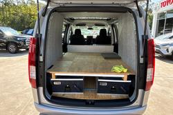 2021 Hyundai STARIA LOAD