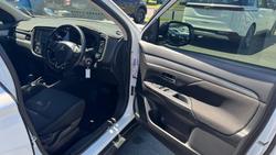 2016 Mitsubishi Outlander LS