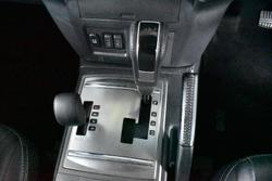 2013 Mitsubishi Pajero VR-X