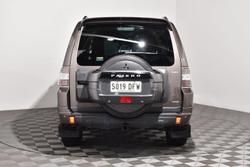 2013 Mitsubishi Pajero VR-X