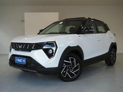 2025 Mahindra XUV3XO AX7L