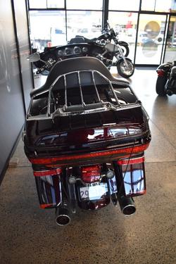 2017 Harley-davidson FLHTKSE CVO LIMITED RED