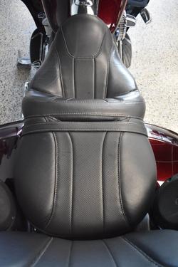 2017 Harley-davidson FLHTKSE CVO LIMITED RED