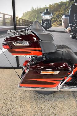 2017 Harley-davidson FLHTKSE CVO LIMITED RED