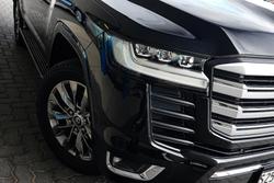 2022 Toyota Landcruiser Sahara ZX