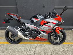Kawasaki Ninja 400 SE