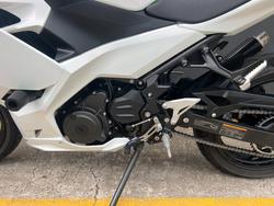 2023 Kawasaki NINJA 400 LAMS WHITE