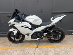 2023 Kawasaki NINJA 400 LAMS WHITE