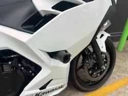 2023 Kawasaki NINJA 400 LAMS WHITE