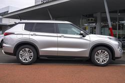 2024 Mitsubishi Outlander LS