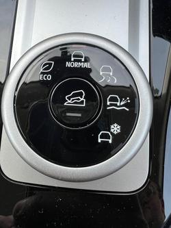 2025 Mitsubishi Outlander ES