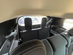 2025 Mitsubishi Outlander ES