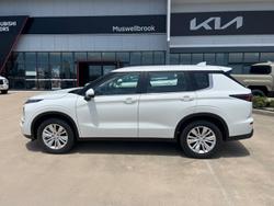 2025 Mitsubishi Outlander ES ZM MY24 White