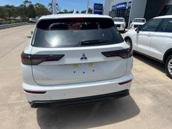 2025 Mitsubishi Outlander ES ZM MY24 White