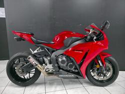 Honda CBR1000RR (fireblade)