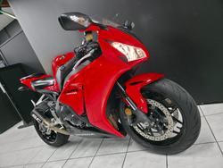 2015 Honda CBR1000RR (FIREBLADE) Red