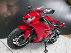 2015 Honda CBR1000RR (FIREBLADE) Red