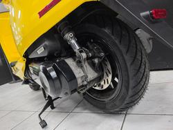 2023 Lambretta V 200 SPECIAL Yellow