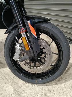 2024 KTM 790 DUKE GREY