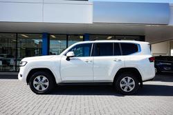 2023 Toyota Landcruiser VX