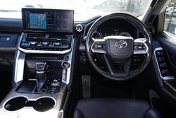 2023 Toyota Landcruiser VX