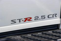 2012 Nissan Navara ST-R