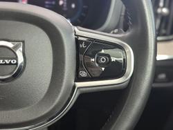 2022 Volvo XC60 B5 Inscription
