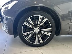 2022 Volvo XC60 B5 Inscription