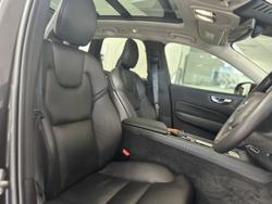 2022 Volvo XC60 B5 Inscription