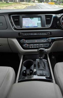 2015 Kia Carnival S