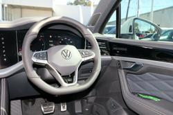 2025 Volkswagen Touareg 210TDI R-Line