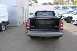 2024 Nissan Navara ST