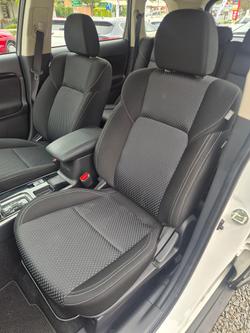 2021 Mitsubishi
Outlander ES