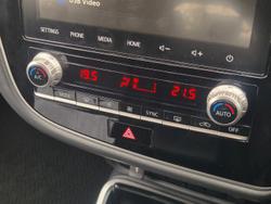 2021 Mitsubishi
Outlander ES