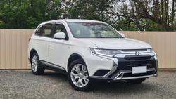 2021 Mitsubishi
Outlander ES