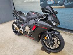 2017 Honda CBR1000RR (FIREBLADE) ABS Black