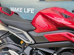 2024 Triumph STREET TRIPLE RS Red