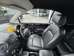 2010 Volkswagen Beetle BlackOrange 1Y MY10 Black