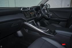 2025 MG ZS Essence ZS32 MY25 Sloane Silver