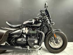 2018 TRIUMPH BONNEVILLE BOBBER BLACK Black