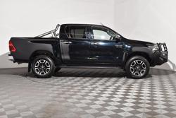 2020 Toyota Hilux SR5
