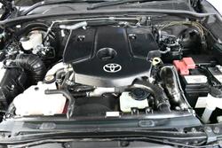 2020 Toyota Hilux SR5