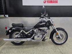 Suzuki VL250 (LC250 Intruder)