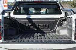 2025 Isuzu D-MAX BLADE