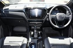 2025 Isuzu D-MAX BLADE