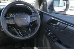 2025 Isuzu D-MAX BLADE